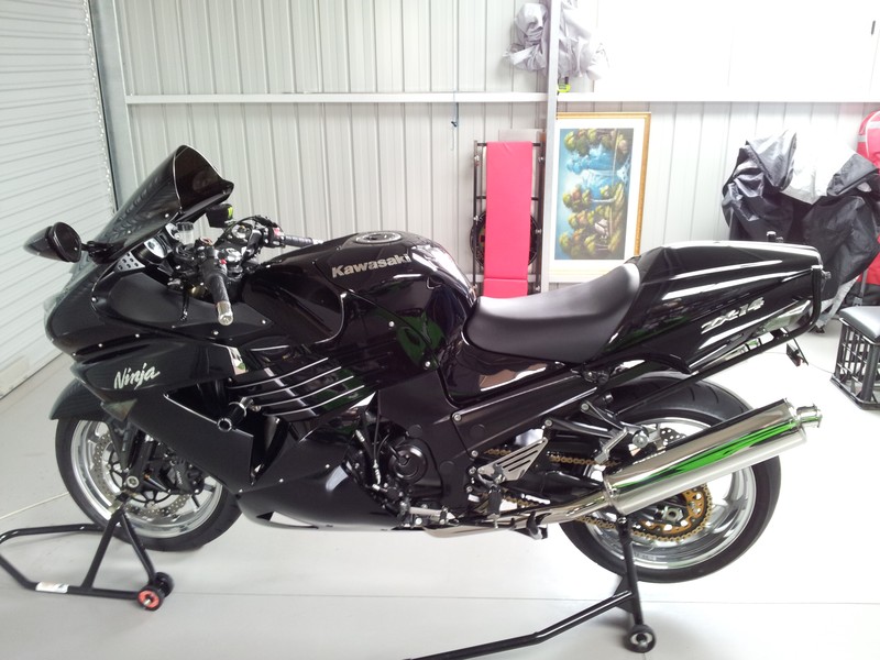 White ZX14R with graphic mods